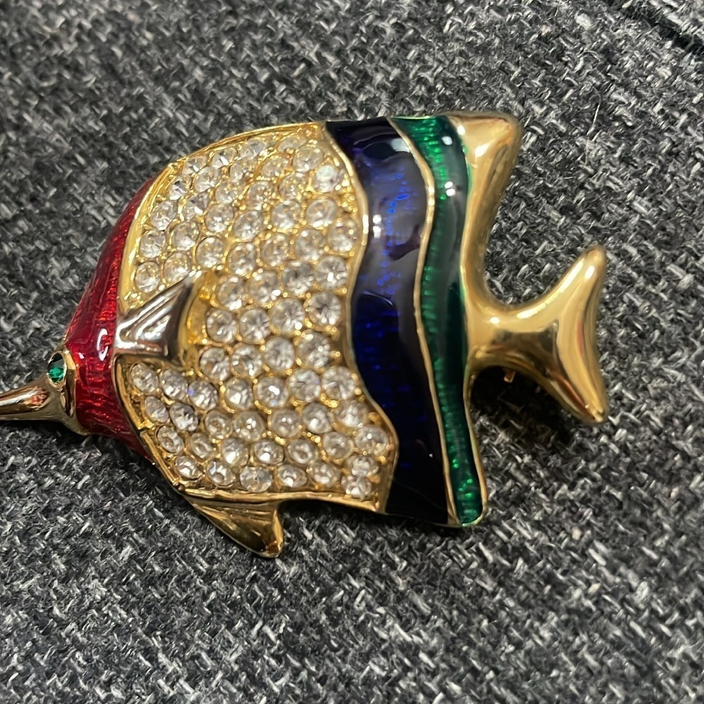 Vintage Enamel and Rhinestone Fish Brooch with Gold Accents - Picture 3 of 8